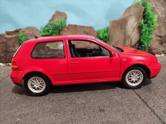 Prodám model 1:18 volkswagen golf 4 GTi - 3