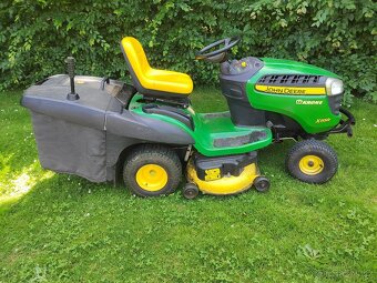 Zahradni traktor John Deere X155R - 3