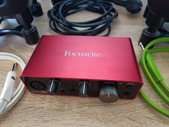 Focusrite Scarlett Solo 3th Gen, Tannoy Reveal 402, a další - 3