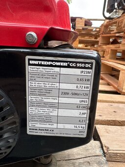 Elektrocentrála UNITEDPOWER GG 950 DC 720W 230V benzínová - 3
