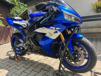 Yamaha R1 - 3