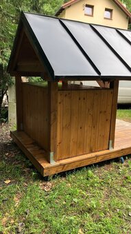Bouda s terasou pro psa - 3