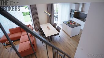 Prodej řadového rodinného domu 5+kk 127 m2 se zahradou, Stra - 3