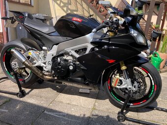 Aprilia RSV4 - 3