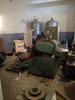 bruska hrotová, typ BU 25 - 1000 - 3