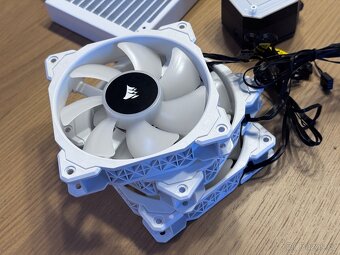Corsair iCUE H150i Elite Capellix White 360mm + Commander - 3