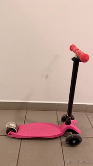 Koloběžka Maxi Micro LED – růžová, skládací, svítící kolečka - 3
