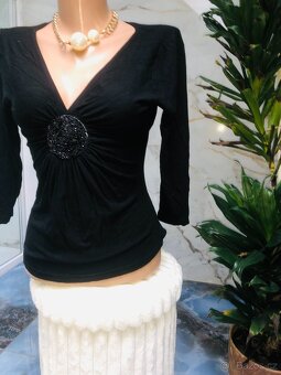 cerny # top# halenka#  spolecensky# business - 3