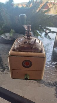 Mlýnek na kávu - 3