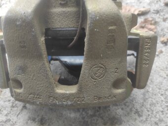 Třmen alfa Romeo 147. 1,6 - 3