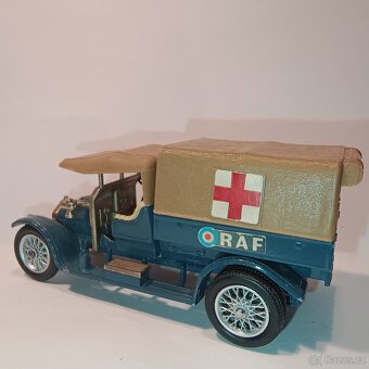 Matchbox Yesteryear Y-13 Crossley RAF - 3