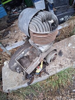 Motor Jawa cz 175 - 3