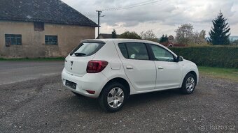 sandero 1,0i - 3