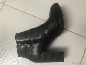 Černé koženkové boty na vysokém podpatku vel. 37 - 3