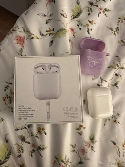 Apple AirPods (2gen) +Magsafe case sluchátko Právě - 3