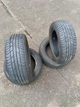 Pneu 185/60 R14 - 3
