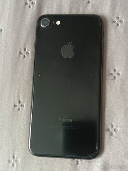 Predám iPhone 7 v elegantnej lesklej farbe Jet Black s kapac - 3