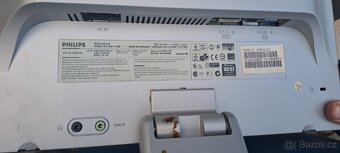 Staré LCD monitory - 3