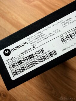 Motorola Razr 60 8GB/256GB Pantone Lightest Sky - 3