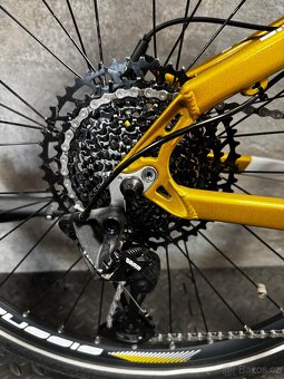 Crussis OLI Cross low 8.8-S (630Wh) - 3