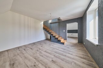 Prodej nového mezonetového bytu 3+1 se zahradou s bazénem - 3