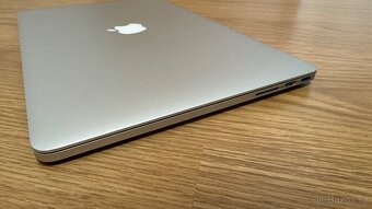 Apple MacBook Pro 15,4", i7, 16GB RAM, 250GB SSD - 3