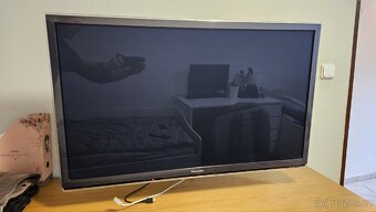 Panasonic TV TX-P42ST50E - 3
