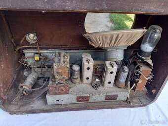 Starodávné rádio Tesla 619A - 3