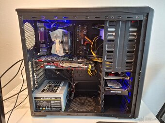 Starší herní PC sestava - 3