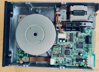 Stará disketová mechanika Teac FD-55BR-501-U - 3