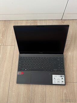 ASUS ZenBook UM425IA – Ryzen 7 / 16 GB / 512 GB / NumberPad - 3