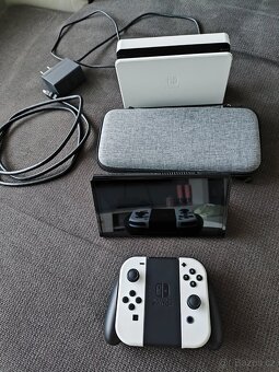 Nintendo Switch OLED White - 3