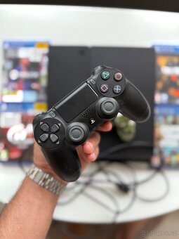 PlayStation 4 - 3