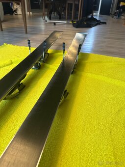 Prodám lyže blizzard xo 3 firebird 151cm - 3