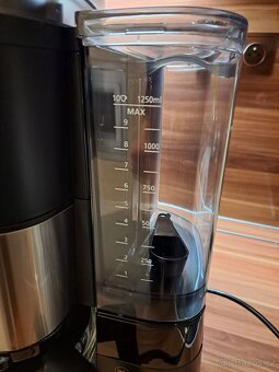 Překapávací kávovar se zabudovaným mlýnkem Philips All-in-1 - 3