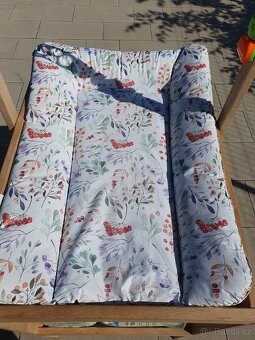 Přebalovací pult vč. podložky, misek, hrazdičky - 3