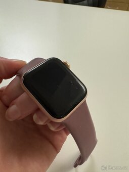 Apple Watch SE 40mm – růžově zlatý hliník - 3