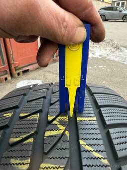 Zimní pneu 235/40/18 - 3
