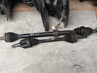 Toyota Auris -- náhradní díly - 3