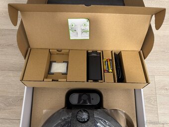 Robotický vysavač iRobot Roomba e5 - 3