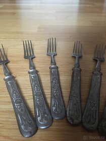 Starožitné vidličky -zdobené - 3