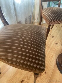 Starožitné dřevěné židle 4ks a kulatý dřevěný stolek - 3