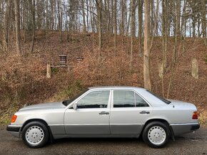 MERCEDES BENZ W124 260E BEZ KOROZE PŮVOD ČR - 3