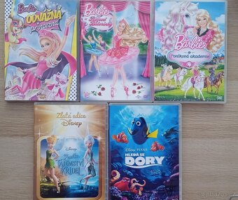 Dětská DVD Barbie, Zvonilka, Šmoulové atd - 23 kusů - 3