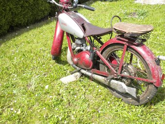 JAWA VILLIERS (chobot)r.v.1933 dlouhá léta uložená na půdě - 3