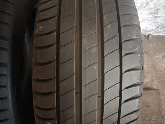 Pneu Michelin Primacy 205/50 R17 - 3