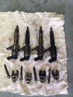 Sada vstřikovačů PEUGEOT CITROEN 1.6 EHDI 8V BOSCH 044511034 - 3