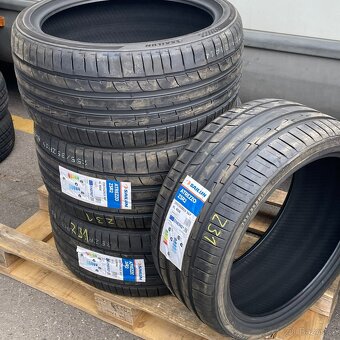 NOVÉ Letní pneu 255/35 R19 96Y XL Sailun - 3