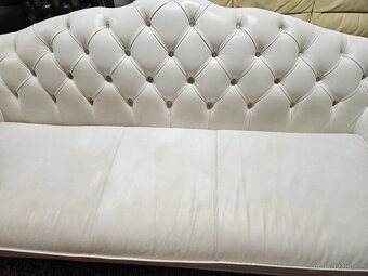 CHESTERFIELD ŠTÝL,KOŽENÁ BIELA 3+2KESLÁ+TABURET,NEROZŤAH. - 3