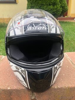 Helma Airoh velikost L - 3